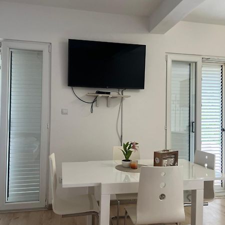 Apartman Iskra Appartement Bijela Buitenkant foto
