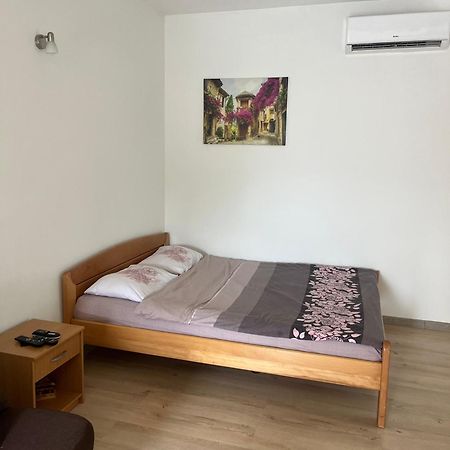 Apartman Iskra Appartement Bijela Buitenkant foto