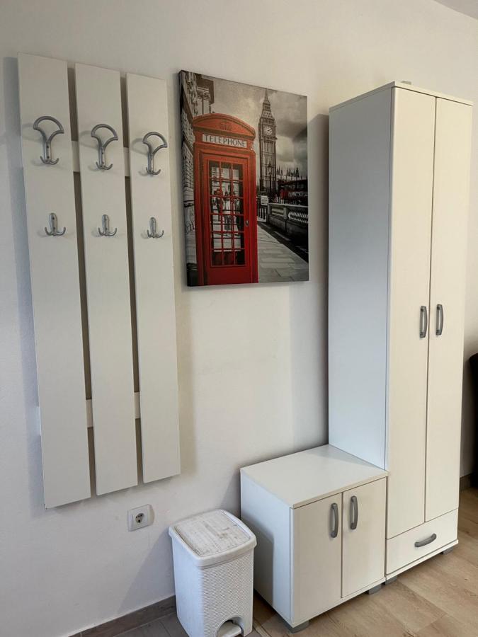 Apartman Iskra Appartement Bijela Buitenkant foto