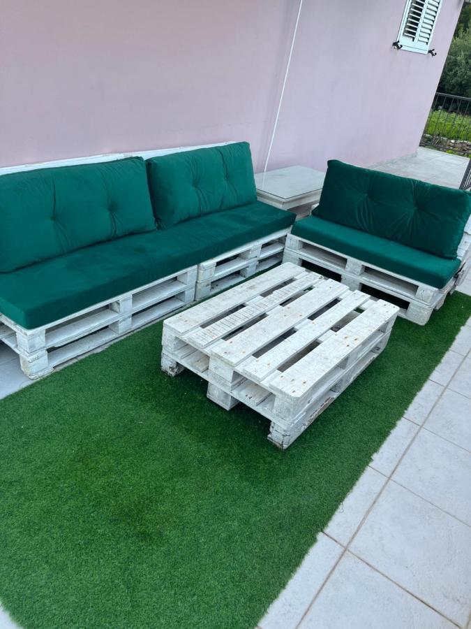 Apartman Iskra Appartement Bijela Buitenkant foto