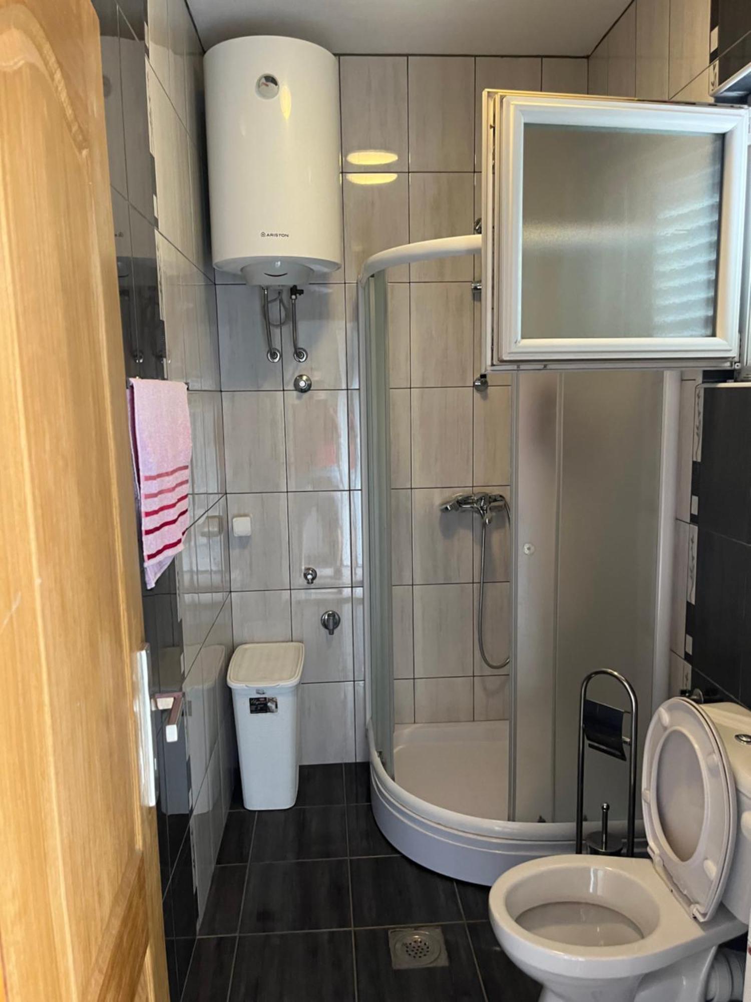 Apartman Iskra Appartement Bijela Buitenkant foto