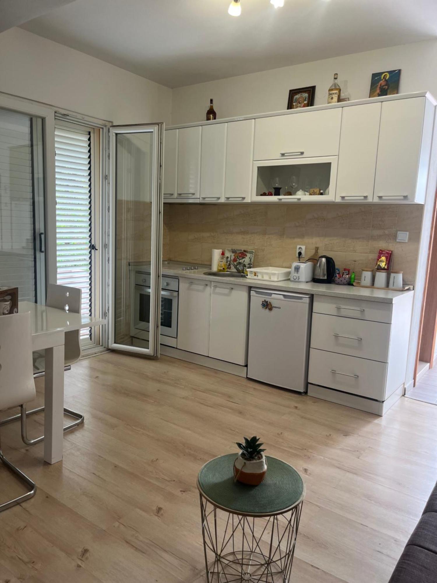 Apartman Iskra Appartement Bijela Buitenkant foto